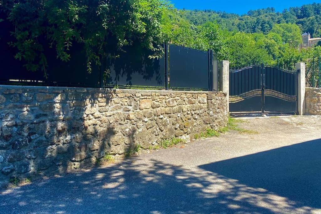 La Joannassiene, Maison Ardechoise De Caractere Экстерьер фото