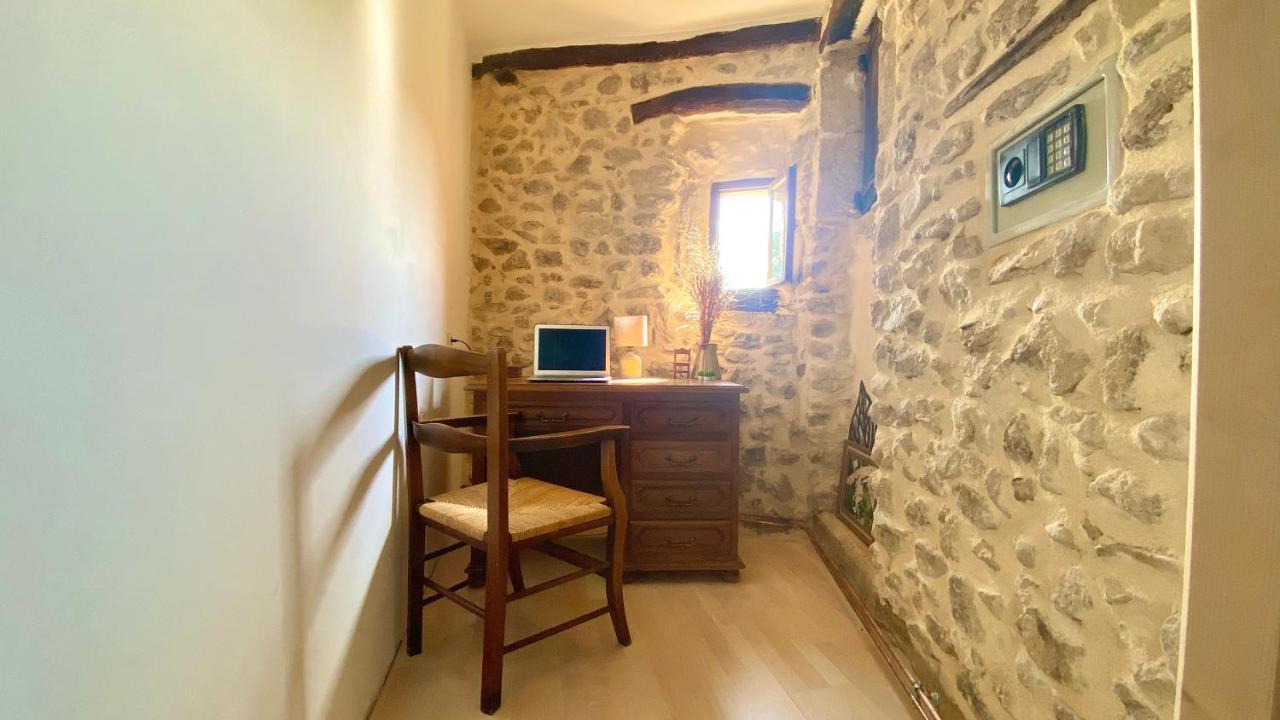 La Joannassiene, Maison Ardechoise De Caractere Экстерьер фото